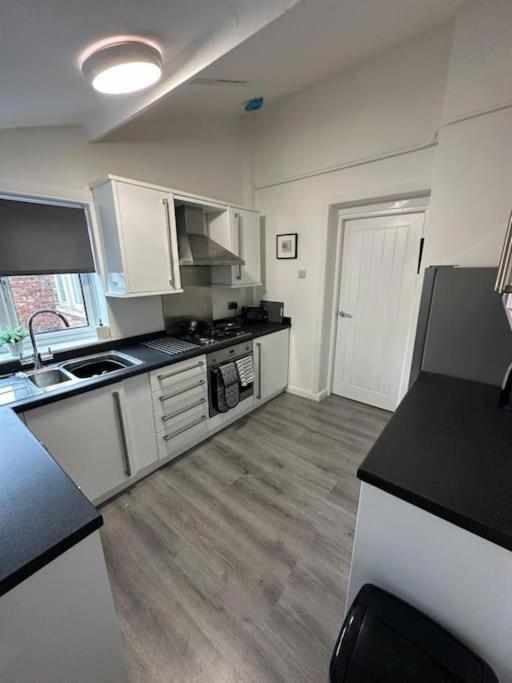 Blossom Holiday Lets - 3 Bed Bensham Apartment غيتْسْهيد المظهر الخارجي الصورة