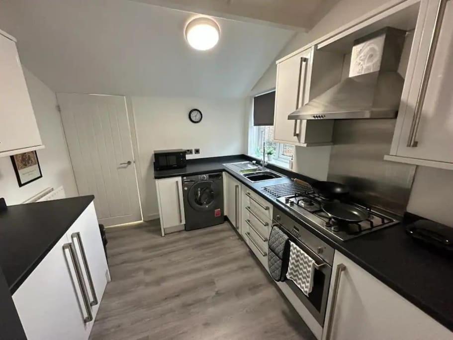 Blossom Holiday Lets - 3 Bed Bensham Apartment غيتْسْهيد المظهر الخارجي الصورة